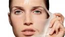 صورة مقال تقشير الوجه طبيعياً