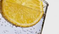 صورة مقال فوائد الماء مع شرائح الليمون