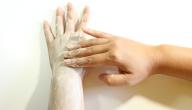صورة مقال طريقة تقشير اليدين والقدمين