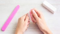 صورة مقال طريقة تنظيف الأظافر في البيت