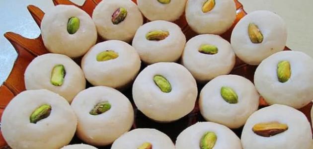 طريقة عمل الغريبة بالزيت صورة مقال طريقة عمل الغريبة بالزيت