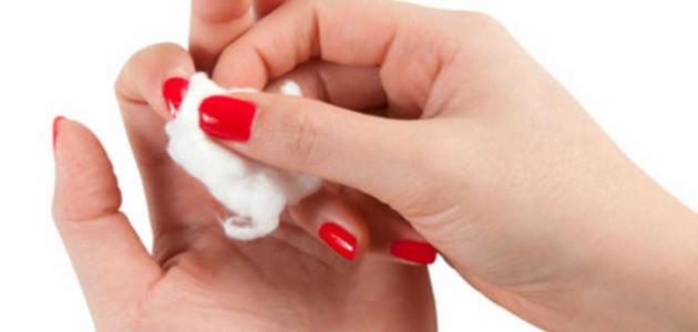 طرق إزالة المناكير صورة مقال طرق إزالة المناكير