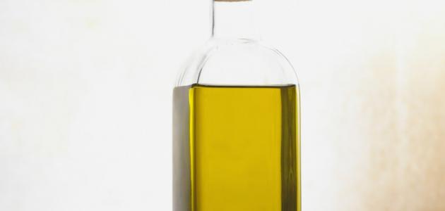 فوائد الزيوت لتطويل الشعر صورة مقال فوائد الزيوت لتطويل الشعر