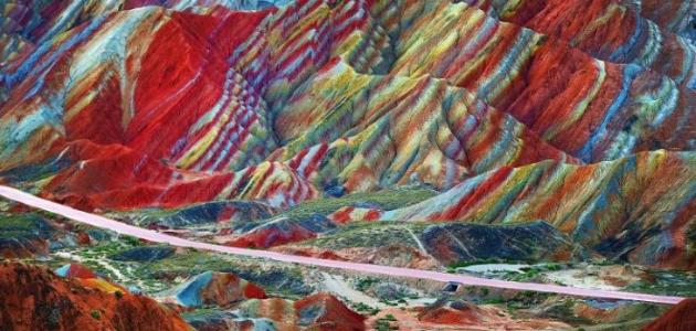 جبال قوس قزح في الصين صورة مقال جبال قوس قزح في الصين
