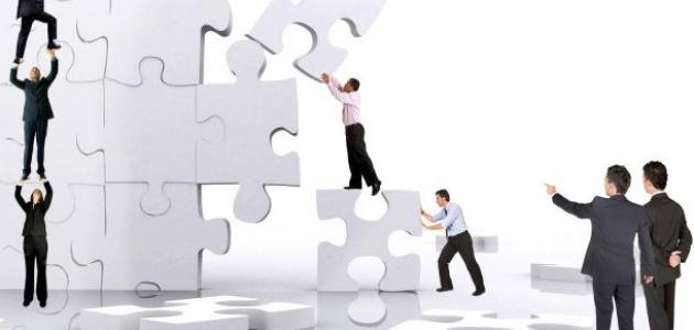 الفرق بين القائد و المدير صورة مقال الفرق بين القائد و المدير