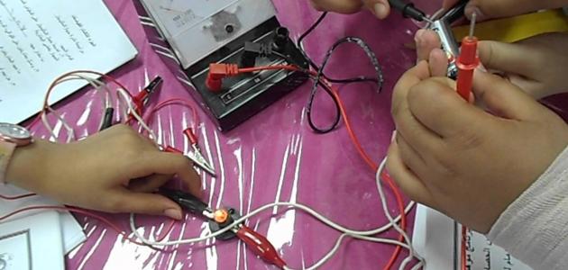 كيفية حساب شدة التيار الكهربائي صورة مقال كيفية حساب شدة التيار الكهربائي