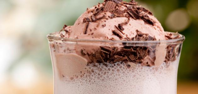 عمل ميلك شيك شوكولاتة صورة مقال عمل ميلك شيك شوكولاتة