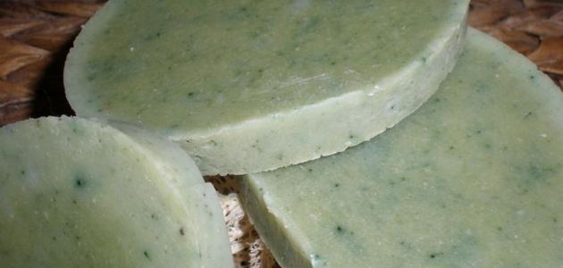 فوائد صابون الخيار للوجه صورة مقال فوائد صابون الخيار للوجه