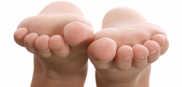 ما سبب تنميل الأرجل صورة مقال ما سبب تنميل الأرجل