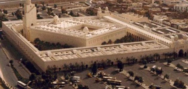 كيفية الإحرام من الميقات صورة مقال كيفية الإحرام من الميقات