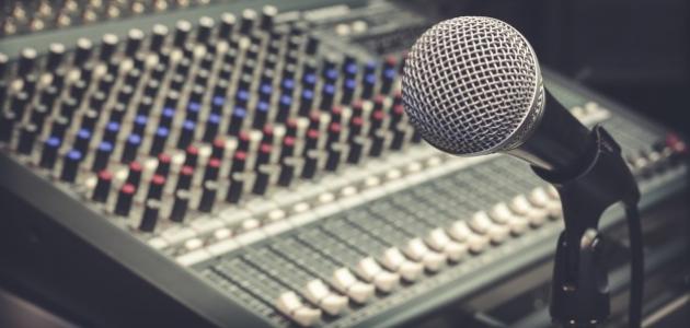 مواصفات المذيع الناجح صورة مقال مواصفات المذيع الناجح