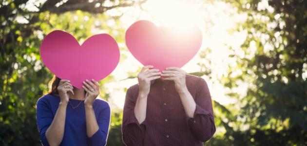 علامات اهتمام المرأة بالرجل صورة مقال علامات اهتمام المرأة بالرجل