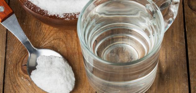 فوائد المضمضة بالملح للأسنان صورة مقال فوائد المضمضة بالملح للأسنان