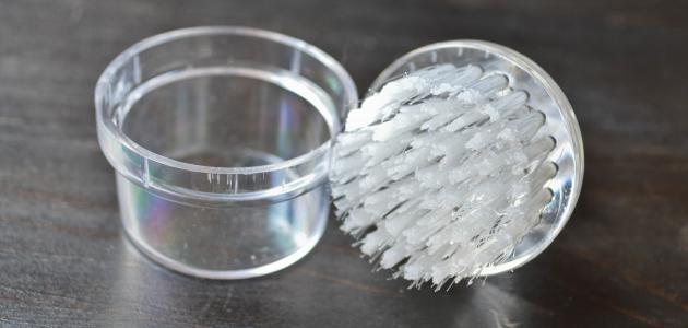 فوائد استخدام فرشاة تنظيف الوجه صورة مقال فوائد استخدام فرشاة تنظيف الوجه