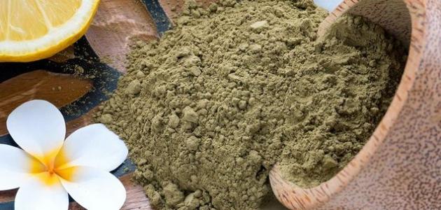 فوائد زيت الحناء للشعر صورة مقال فوائد زيت الحناء للشعر