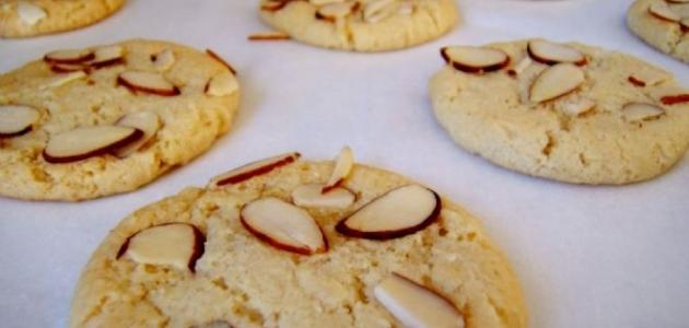 عمل حلويات اللوز صورة مقال عمل حلويات اللوز