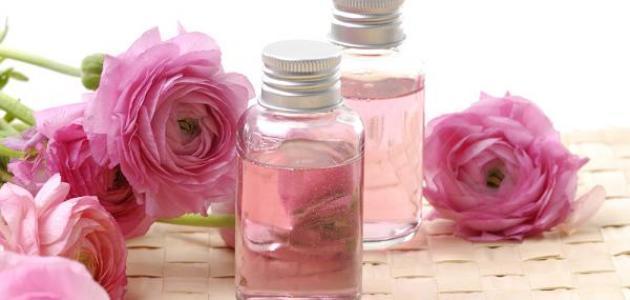 فوائد ماء الورد الطائفي للبشرة صورة مقال فوائد ماء الورد الطائفي للبشرة