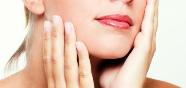 طريقة تنعيم بشرة الوجه صورة مقال طريقة تنعيم بشرة الوجه