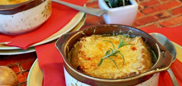 طريقة عمل شوربة بصل صورة مقال طريقة عمل شوربة بصل