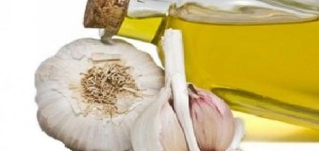 فوائد زيت السمسم مع الثوم صورة مقال فوائد زيت السمسم مع الثوم