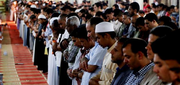 عدد التكبيرات التي ترفع فيها اليدين في الصلاة صورة مقال عدد التكبيرات التي ترفع فيها اليدين في الصلاة