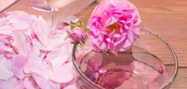 ما هي أضرار شرب ماء الورد صورة مقال ما هي أضرار شرب ماء الورد