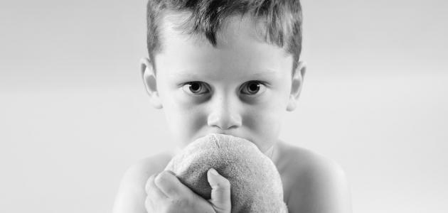 ما هي علامات طفل التوحد صورة مقال ما هي علامات طفل التوحد