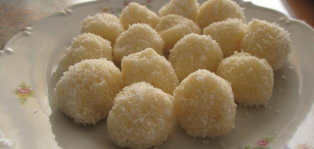 طريقة عمل حلى جوز الهند والسميد صورة مقال طريقة عمل حلى جوز الهند والسميد