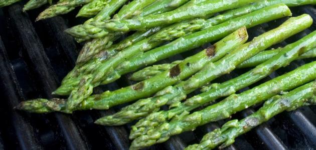 كيف يؤكل الهليون صورة مقال كيف يؤكل الهليون