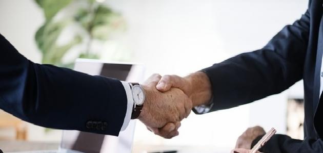 أحكام السمسرة في الفقه الإسلامي صورة مقال أحكام السمسرة في الفقه الإسلامي