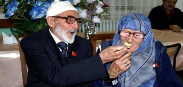 كيف يكون الوفاء بين الزوجين صورة مقال كيف يكون الوفاء بين الزوجين