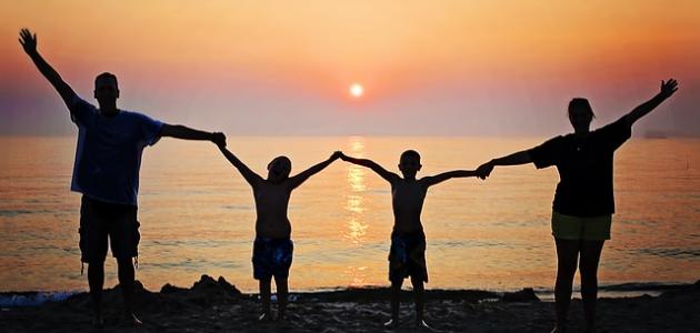 قصيدة عن الأب والأم صورة مقال قصيدة عن الأب والأم