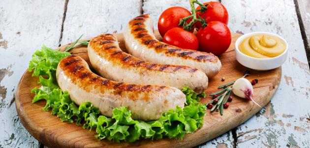 كيف يصنع نقانق الدجاج صورة مقال كيف يصنع نقانق الدجاج