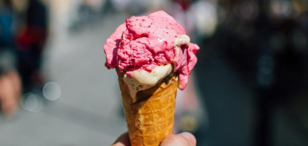 آيس كريم فراولة صورة مقال آيس كريم فراولة