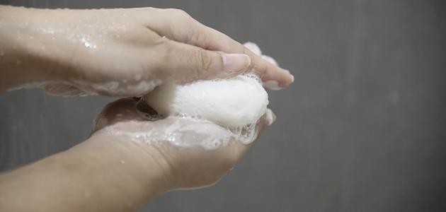 فوائد الصابون المغربي للوجه صورة مقال فوائد الصابون المغربي للوجه