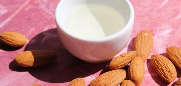 كيفية استخدام زيت اللوز المر للهالات السوداء صورة مقال كيفية استخدام زيت اللوز المر للهالات السوداء