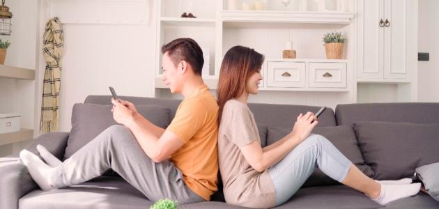 أثر الإنترنت على الفرد والمجتمع صورة مقال أثر الإنترنت على الفرد والمجتمع