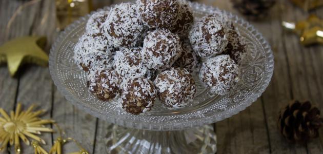 كرات جوز الهند بالكاكاو صورة مقال كرات جوز الهند بالكاكاو