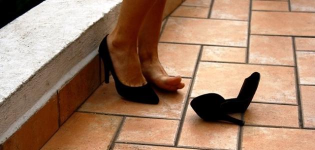 أسباب ألم كعب الرجل اليسرى صورة مقال أسباب ألم كعب الرجل اليسرى