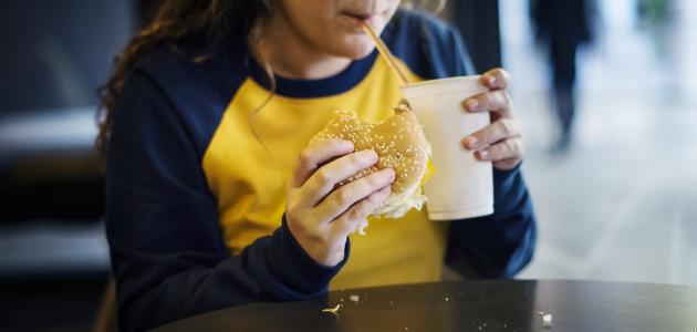 السمنة لدى المراهقين صورة مقال السمنة لدى المراهقين