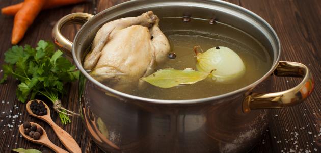 طريقة سلق الدجاج صورة مقال طريقة سلق الدجاج