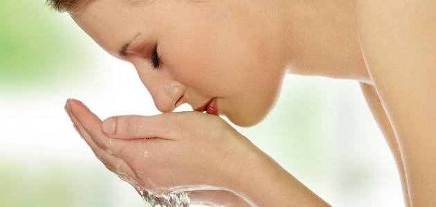 طريقة تنظيف الوجه صورة مقال طريقة تنظيف الوجه