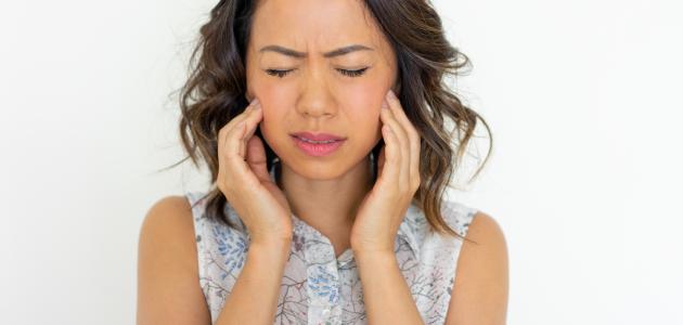 كيفية التخلص من آلام الأسنان والتهابات اللثة بسرعة صورة مقال كيفية التخلص من آلام الأسنان والتهابات اللثة بسرعة