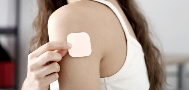 أضرار لصقات منع الحمل للمرضع صورة مقال أضرار لصقات منع الحمل للمرضع