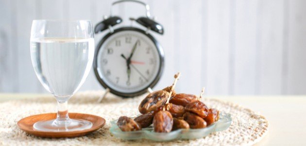 هل يجوز الصيام بعد ممارسة العادة في الليل؟ صورة مقال هل يجوز الصيام بعد ممارسة العادة في الليل؟