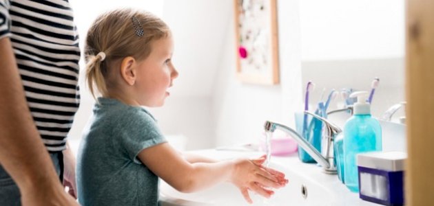 آداب قضاء الحاجة للأطفال صورة مقال آداب قضاء الحاجة للأطفال