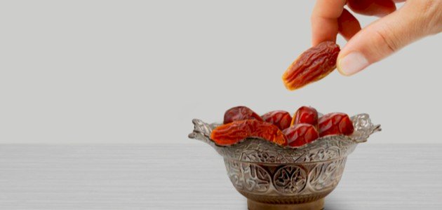 تفسير حلم رؤية البلح في المنام صورة مقال تفسير حلم رؤية البلح في المنام