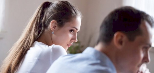 أعراض حب التملك في العلاقات صورة مقال أعراض حب التملك في العلاقات