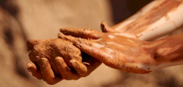 ما الفرق بين الصلصال والطين؟ صورة مقال ما الفرق بين الصلصال والطين؟