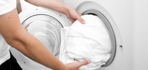 طريقة إزالة المناكير من مفارش السرير صورة مقال طريقة إزالة المناكير من مفارش السرير